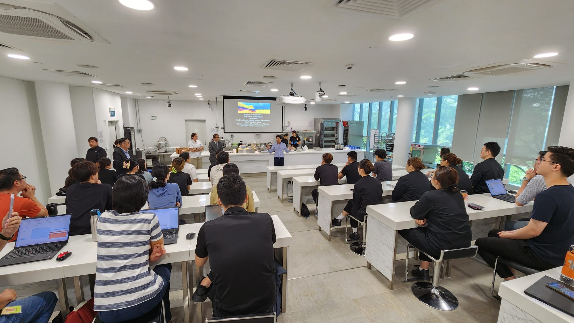 Clase magistral del gastronomía de la Chef Asmar en el Republic Polytechnic.