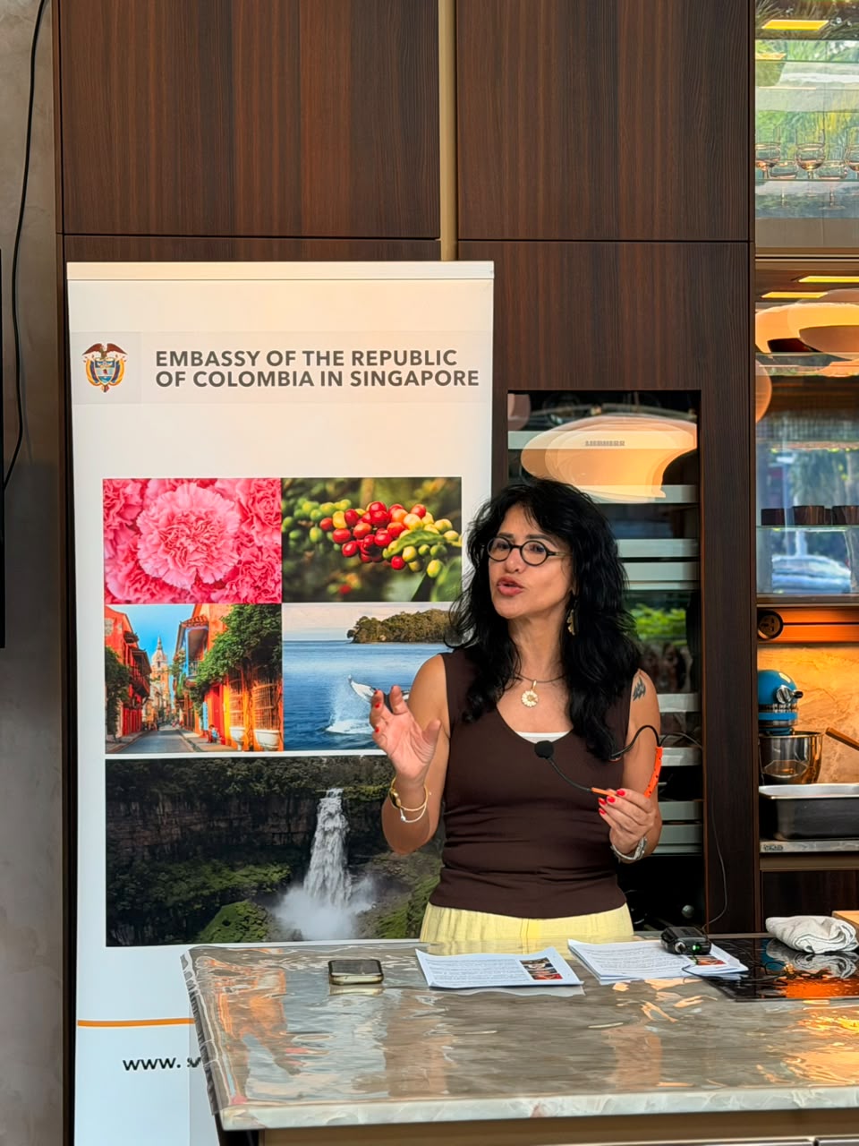 Comunidad colombiana en Singapur participó en clase demostrativa de cocina colombiana organizada por la Embajada 