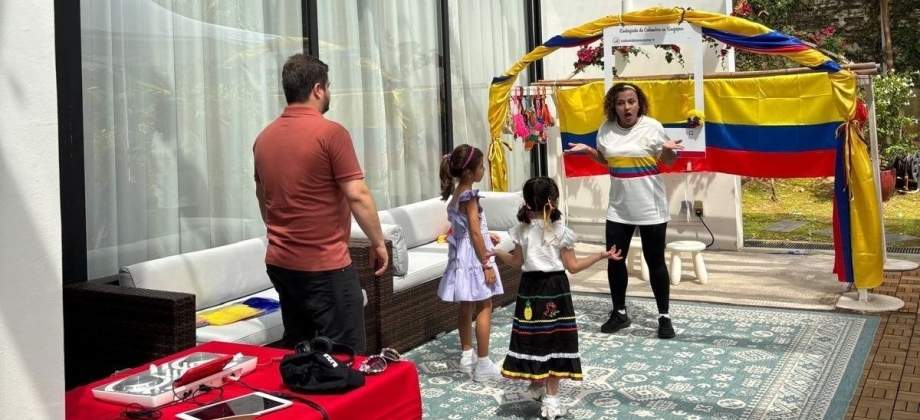 Club de amiguitos de Colombia en Singapur realizó dos jornadas de actividades en octubre 2024