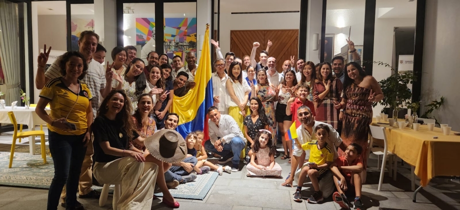 Colombianos en Singapur celebran Día de la Independencia 