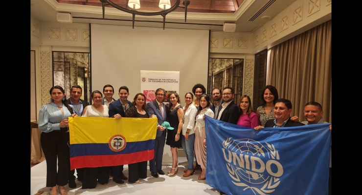 Delegación colombiana intercambia de experiencias en materia de distritos térmicos